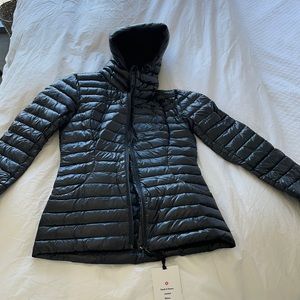 Size 4 lululemon pack it down jacket